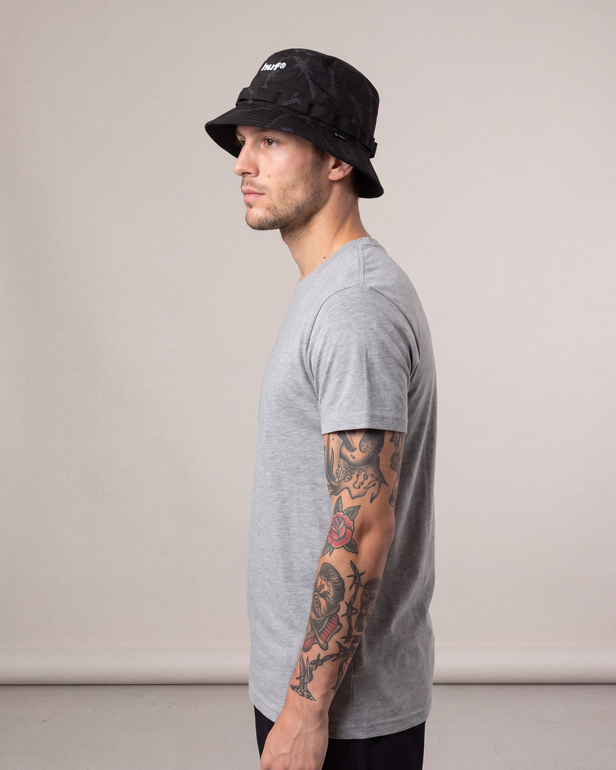 Huf Reservoir Bucket hats — Black — model side