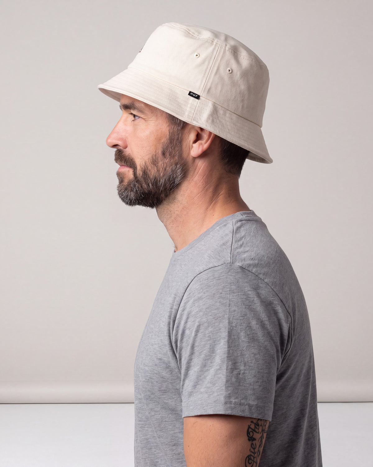 Huf Set TT Bucket hats — Natural — model side