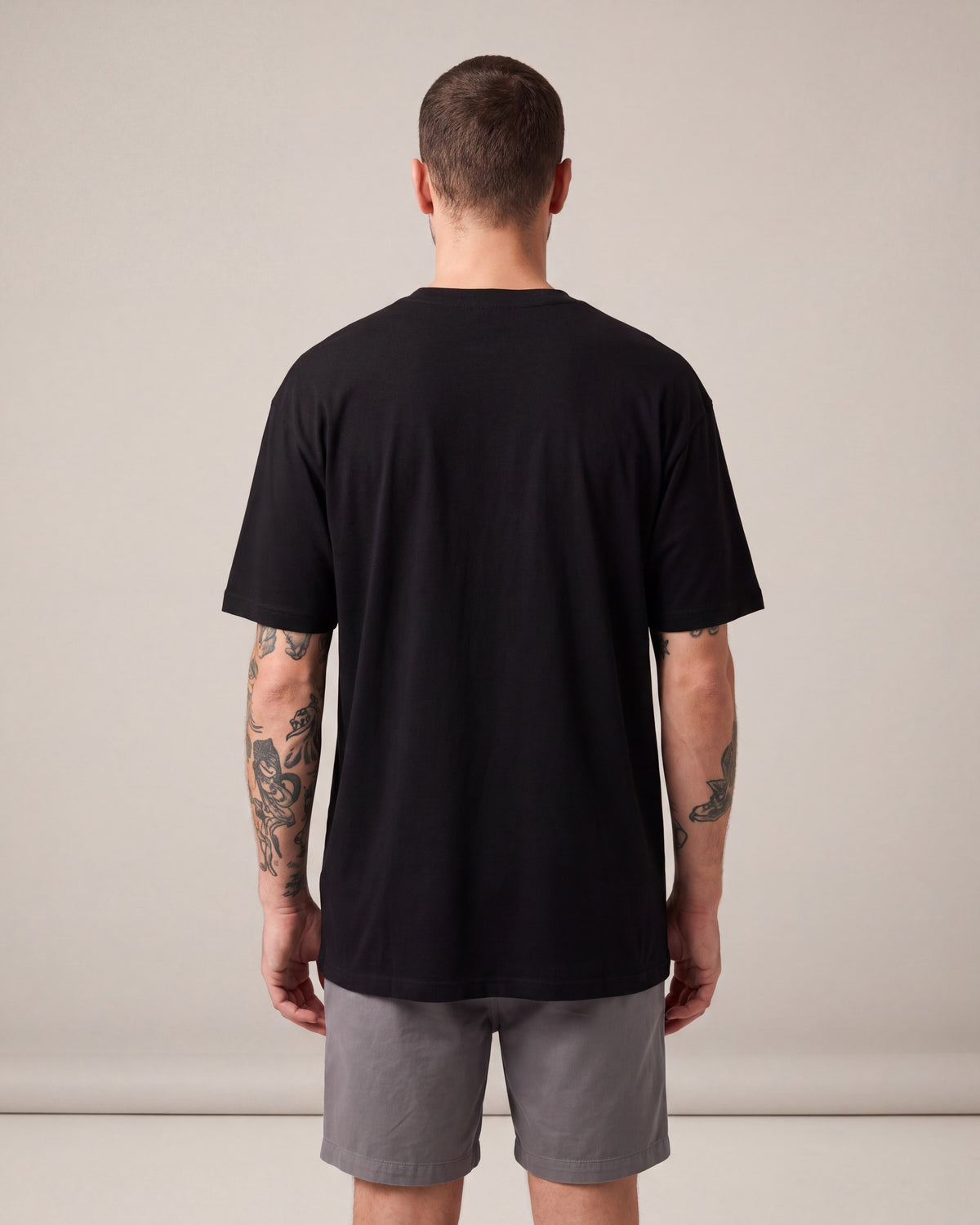 Chemistry Pop Art SS tees — Black — model back