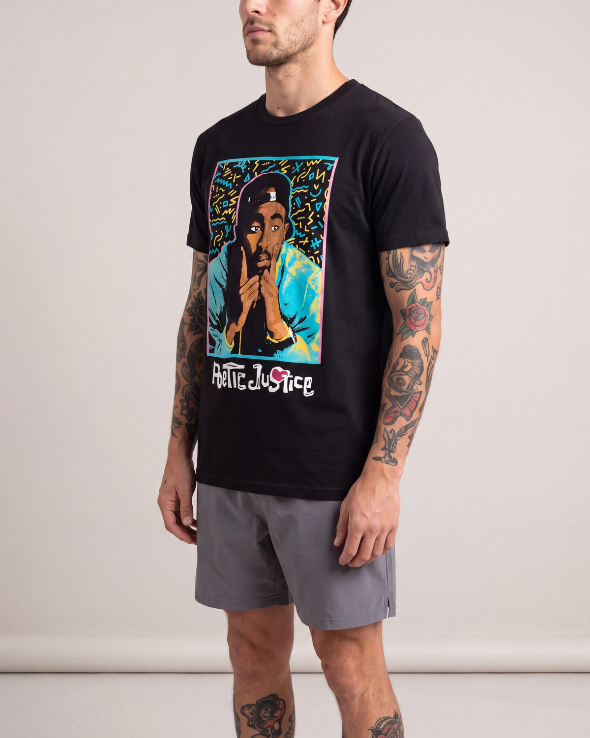 Chemistry Pop Art SS tees — Black — model side