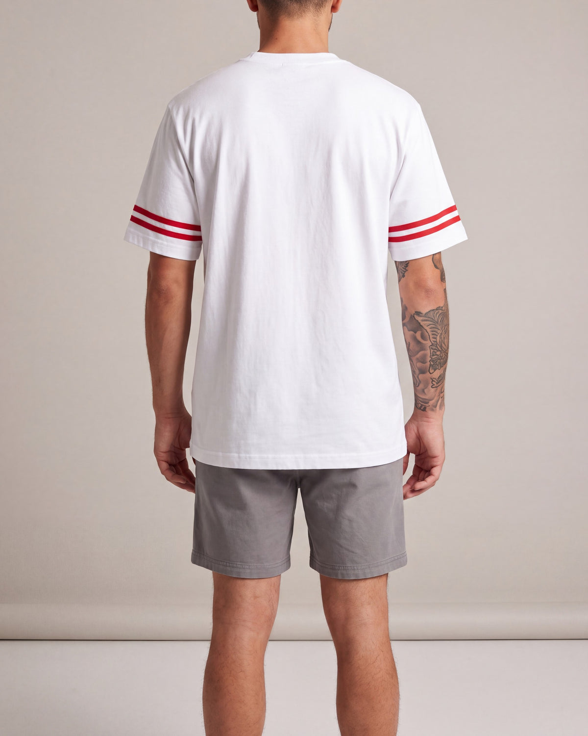 O15 NY Sleeve Stripe SS tees — White/Red — model back