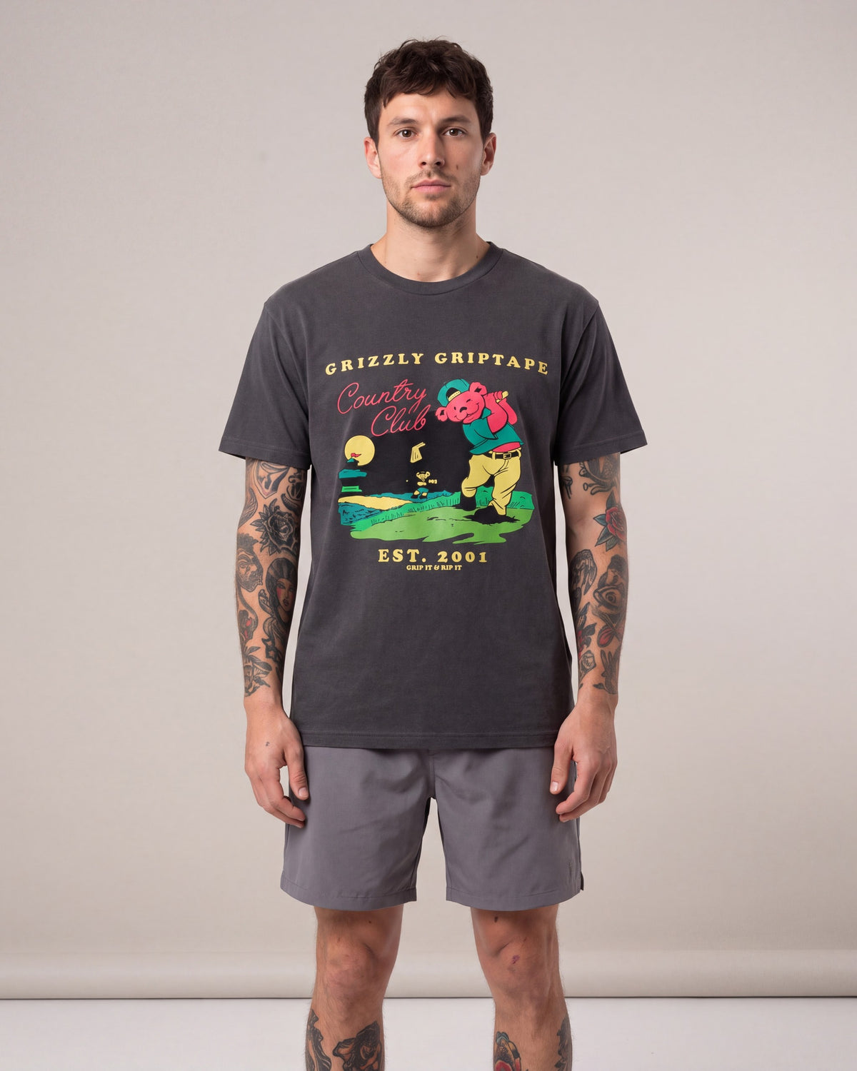 Grizzly Back Nine SS tees — Charcoal — model front