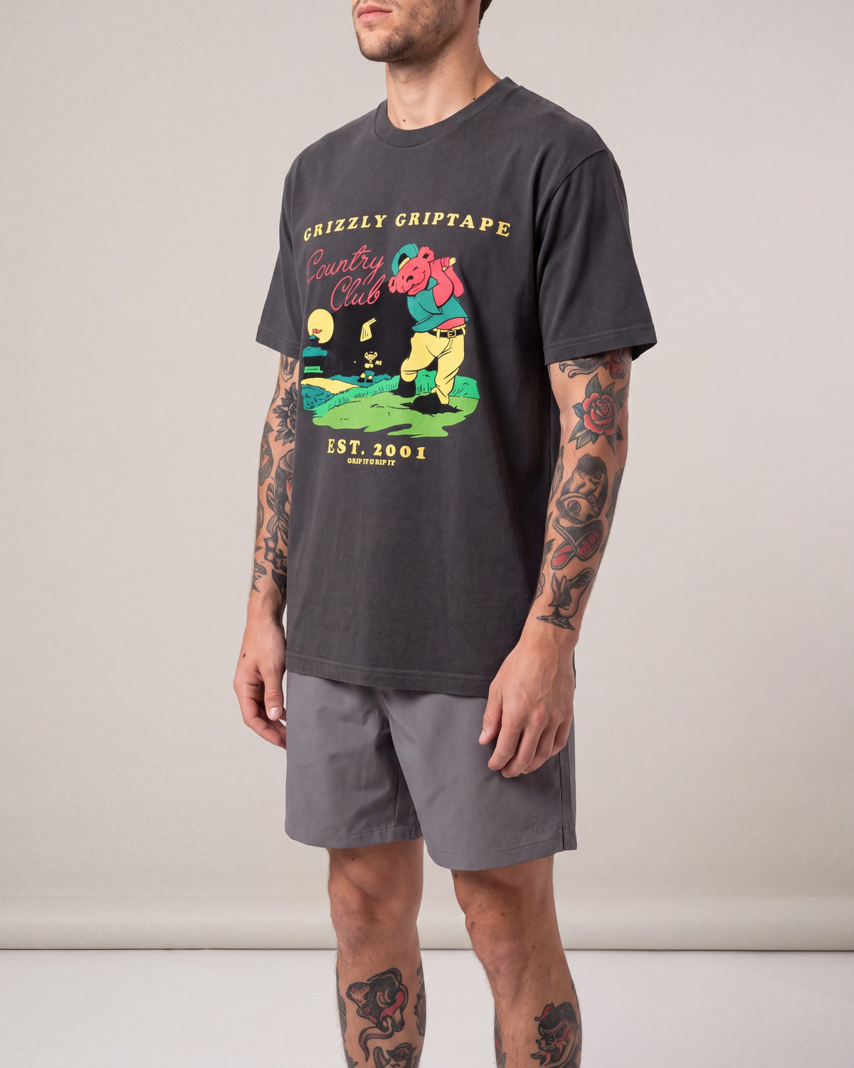 Grizzly Back Nine SS tees — Charcoal — model side